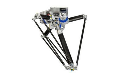 Ein schneller Roboter in Aktion bei einer Pick-and-Place-Anwendung. Diese fortschrittliche Lösung ist Teil des breiten Spektrums an Roboterlösungen von Fischer Maschinen GmbH für diverse industrielle Anwendungen.